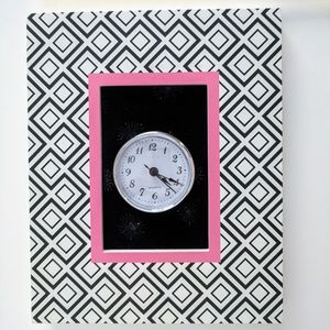 Handcrafted quartz clock with sparkles!
